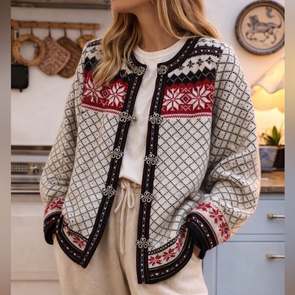 croft & barrow Sweaters - Alpine Scandinavia Cardigan with Pewter Clasps Small Croft & Barrow
